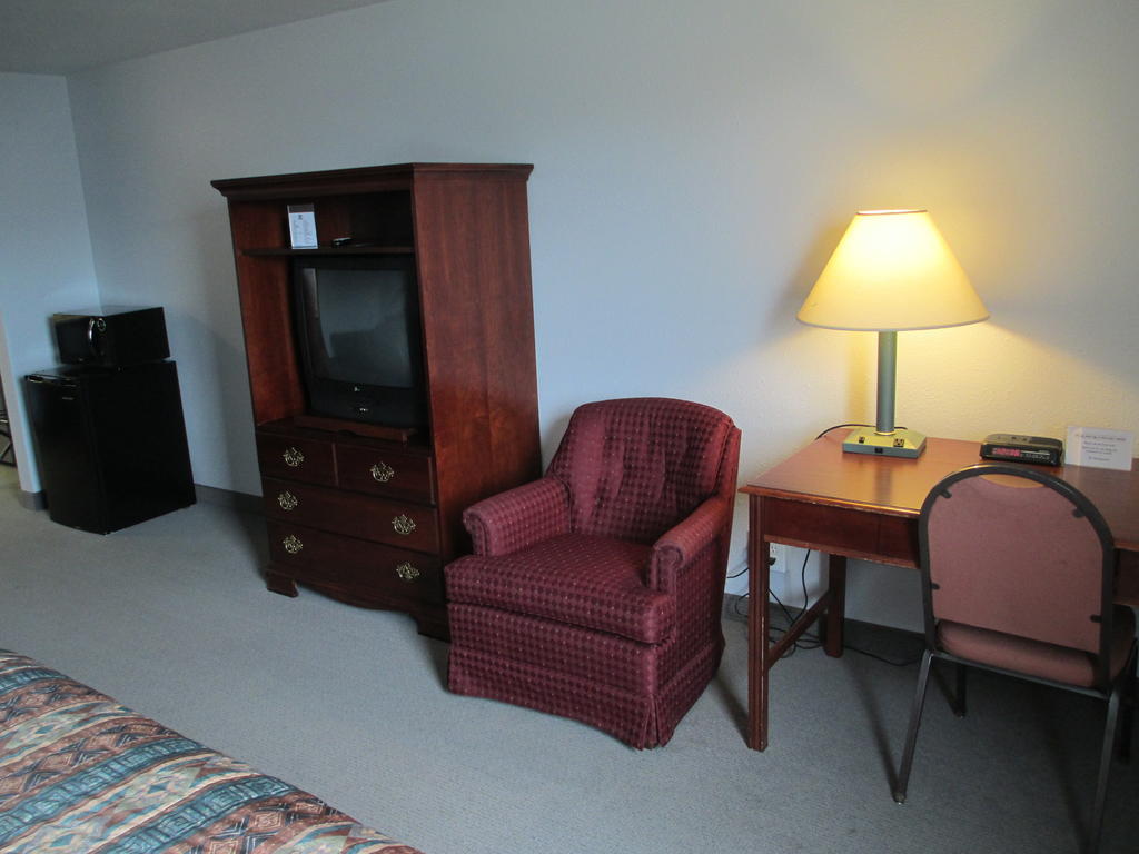 Americas Best Value Inn Billings Room photo